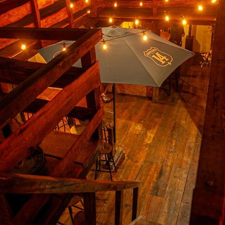 Kamazoztz Hostel And Travel アンティグア・グアテマラ エクステリア 写真