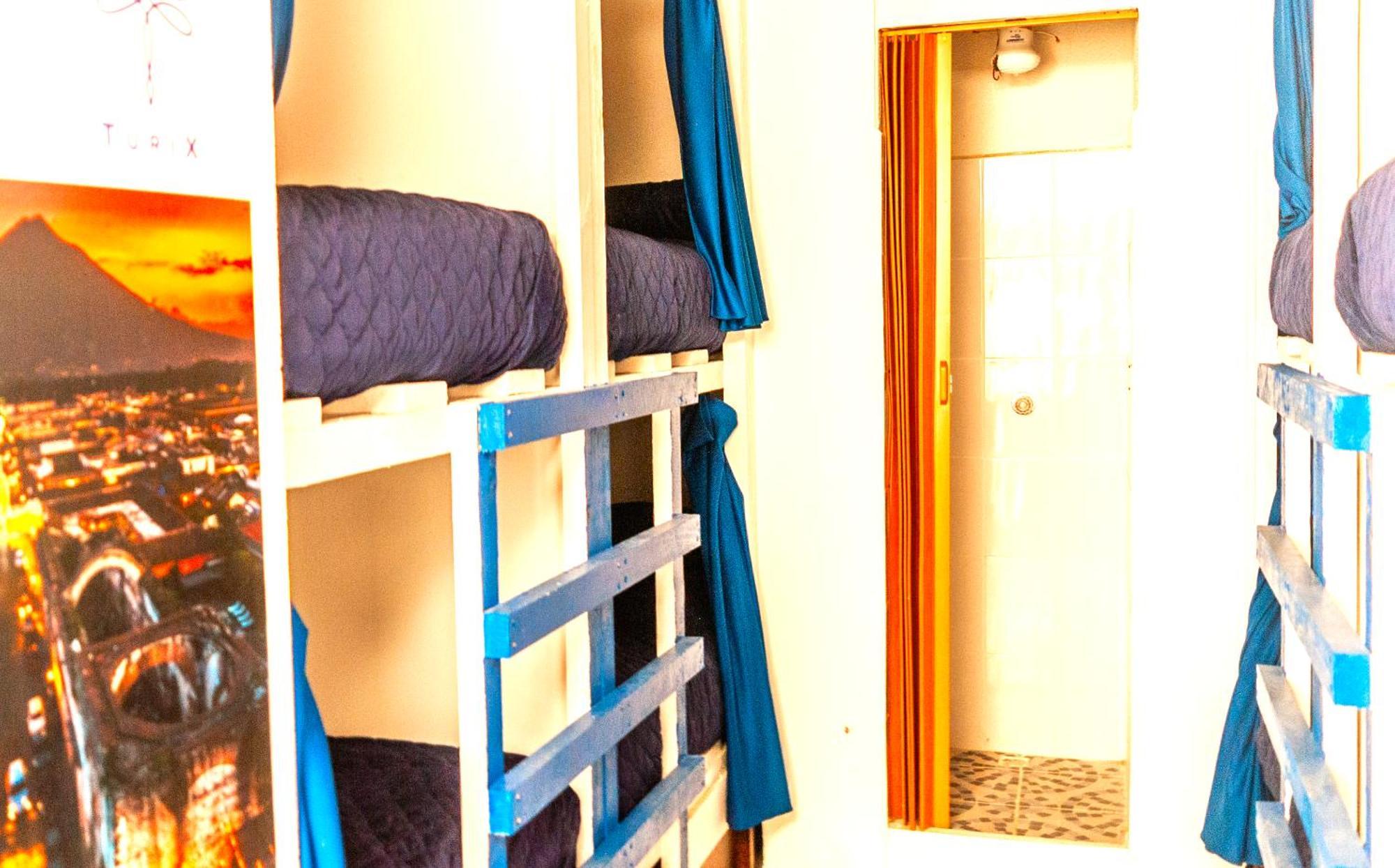 Kamazoztz Hostel And Travel アンティグア・グアテマラ エクステリア 写真