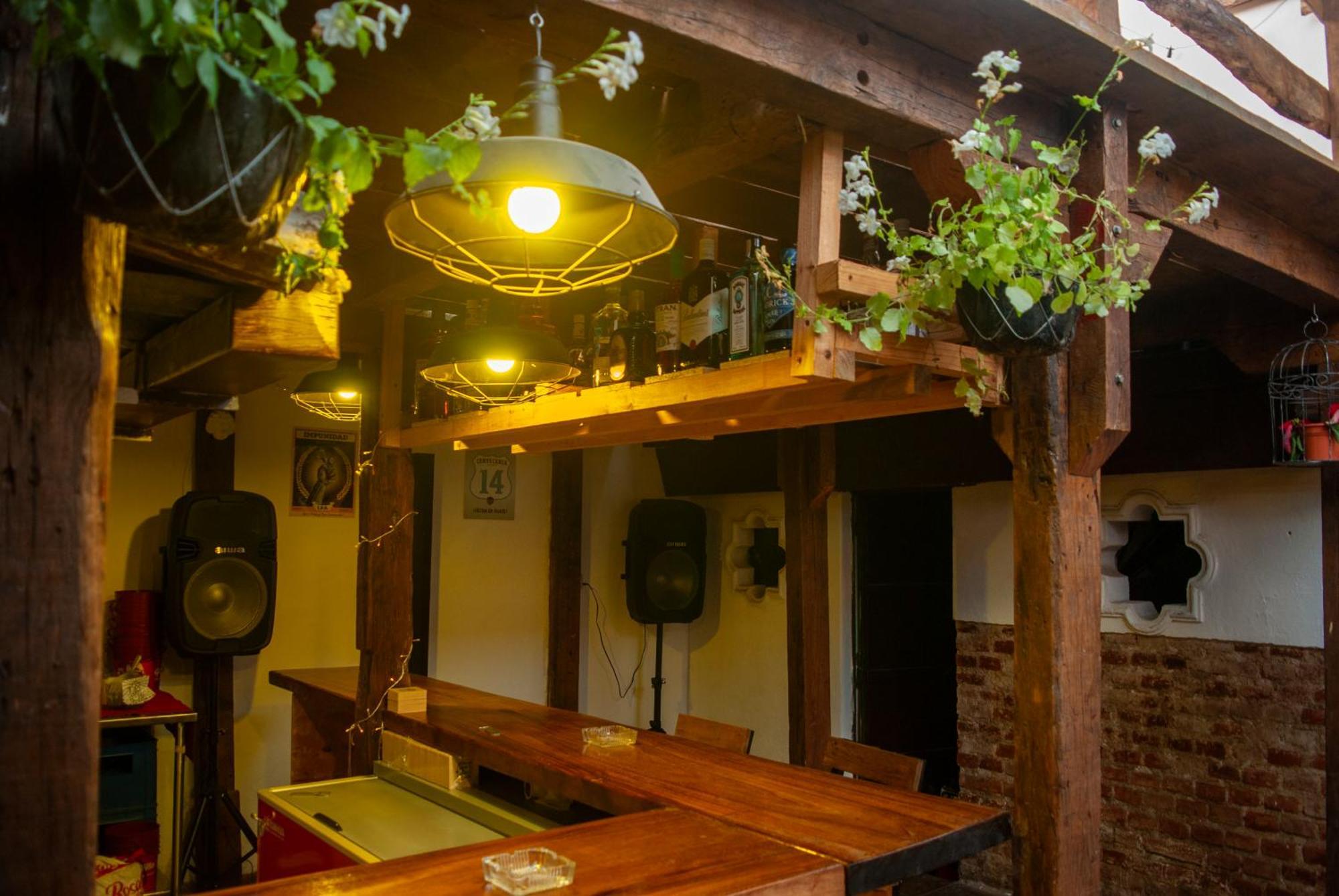 Kamazoztz Hostel And Travel アンティグア・グアテマラ エクステリア 写真