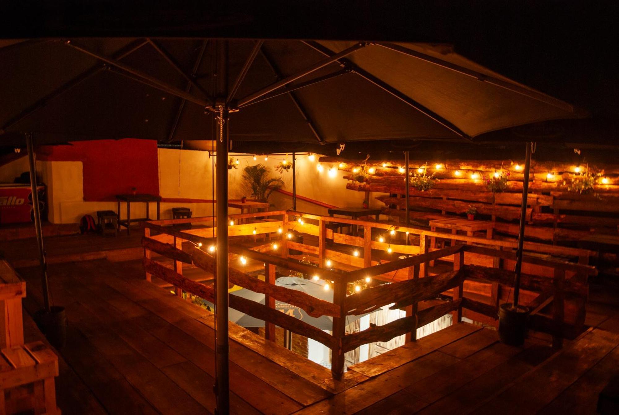 Kamazoztz Hostel And Travel アンティグア・グアテマラ エクステリア 写真
