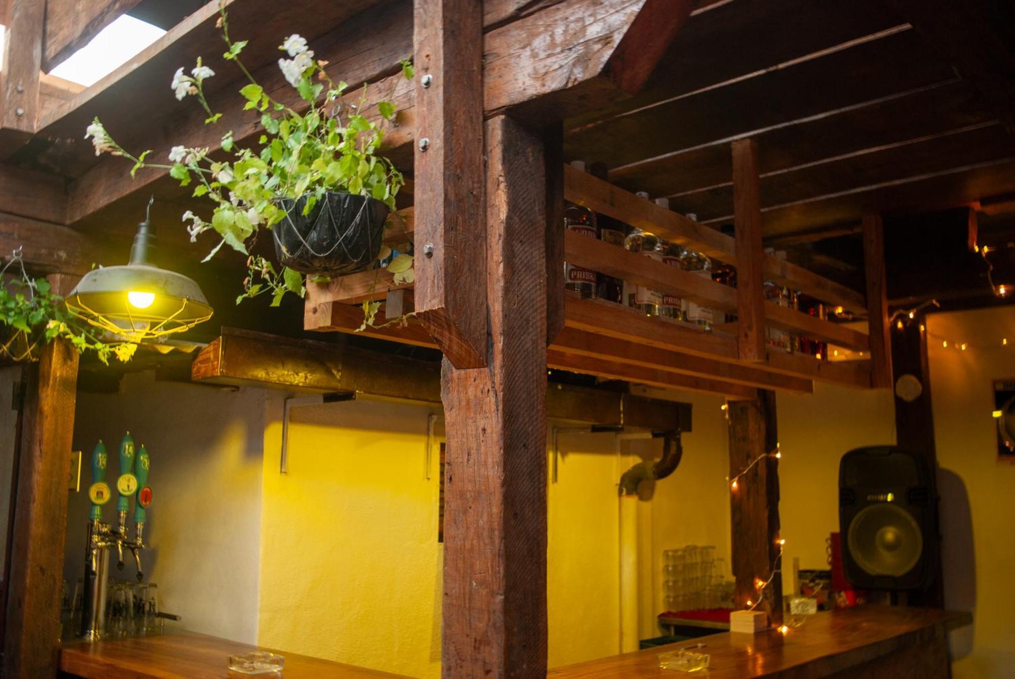 Kamazoztz Hostel And Travel アンティグア・グアテマラ エクステリア 写真