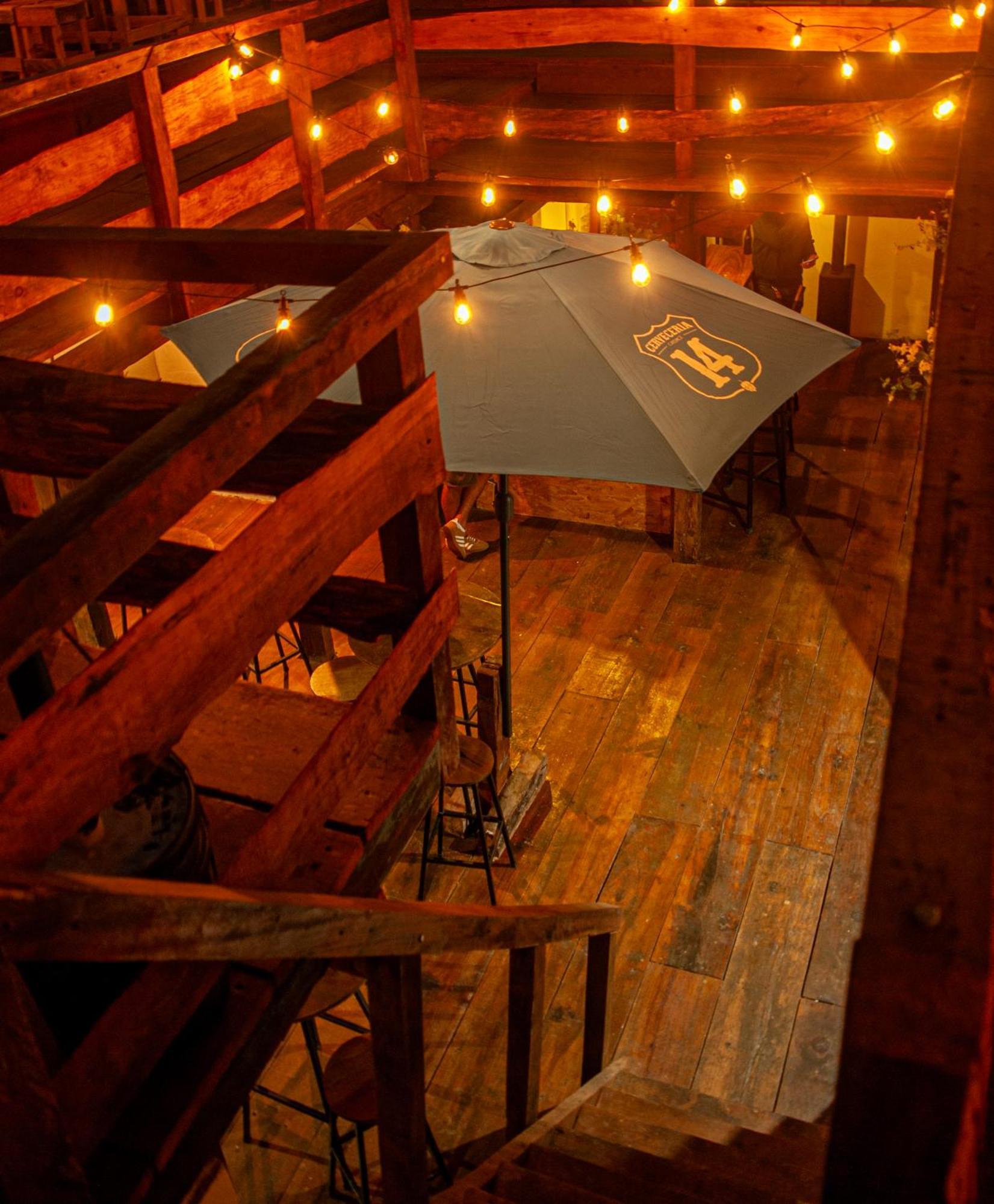Kamazoztz Hostel And Travel アンティグア・グアテマラ エクステリア 写真
