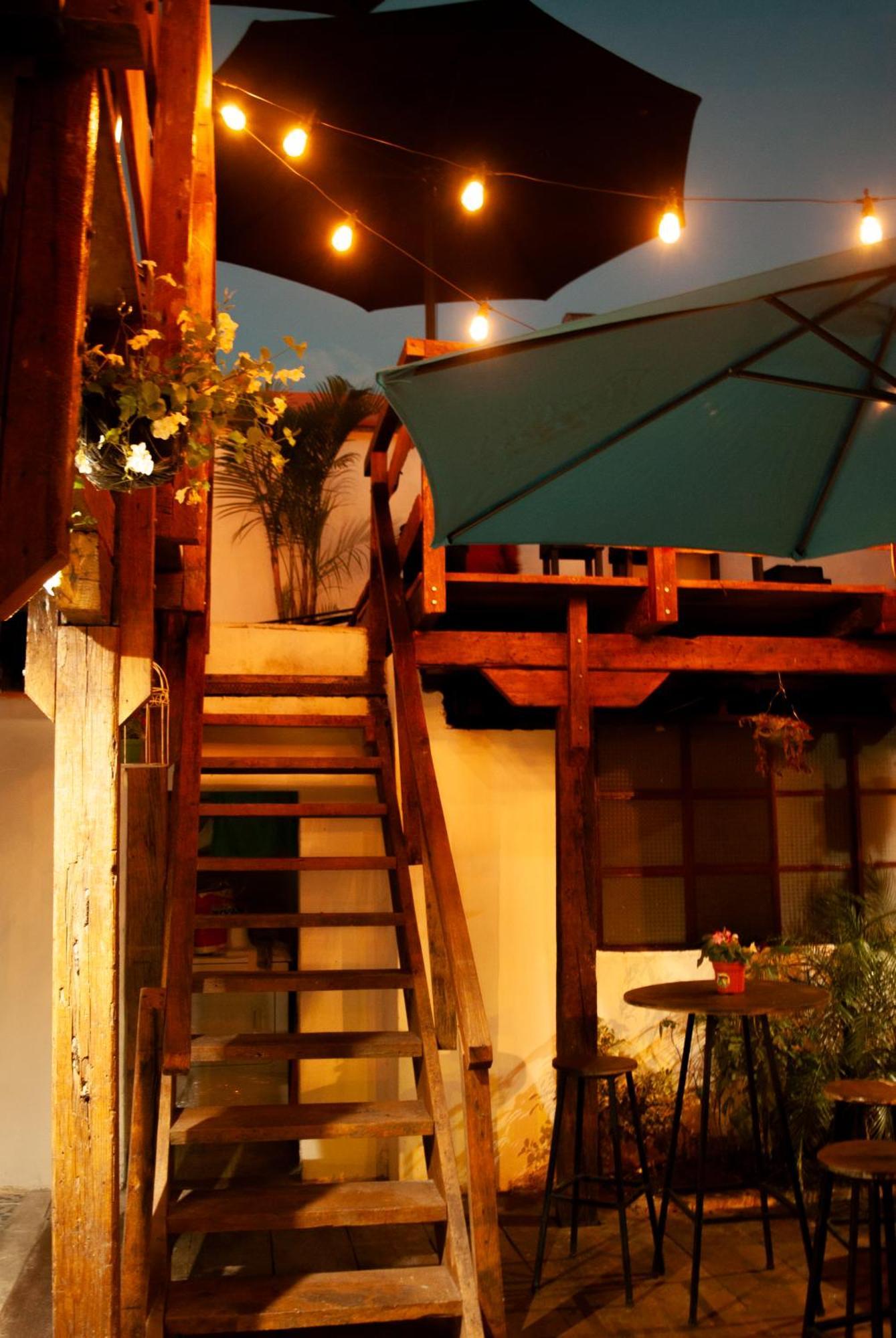 Kamazoztz Hostel And Travel アンティグア・グアテマラ エクステリア 写真