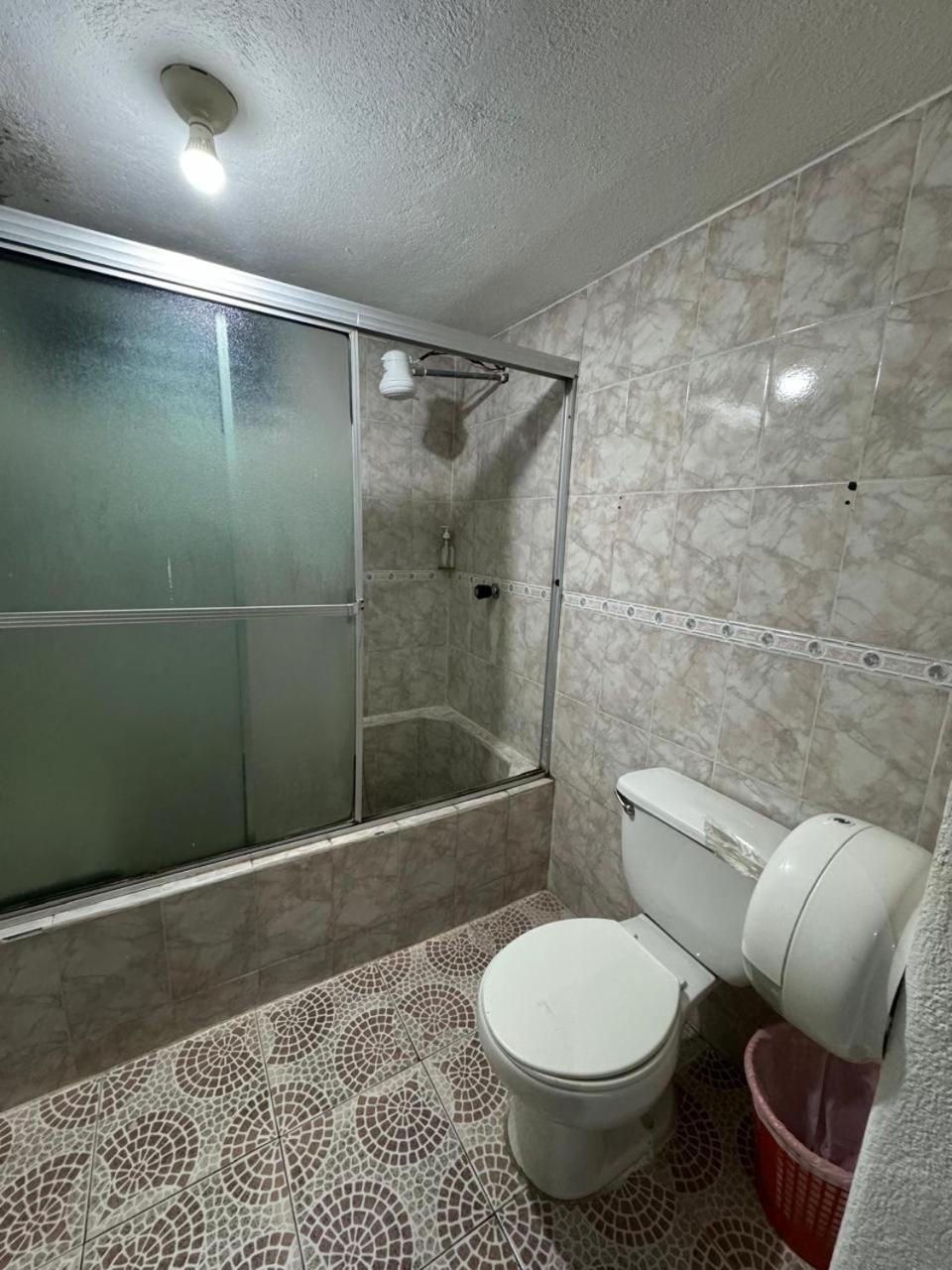 Kamazoztz Hostel And Travel アンティグア・グアテマラ エクステリア 写真