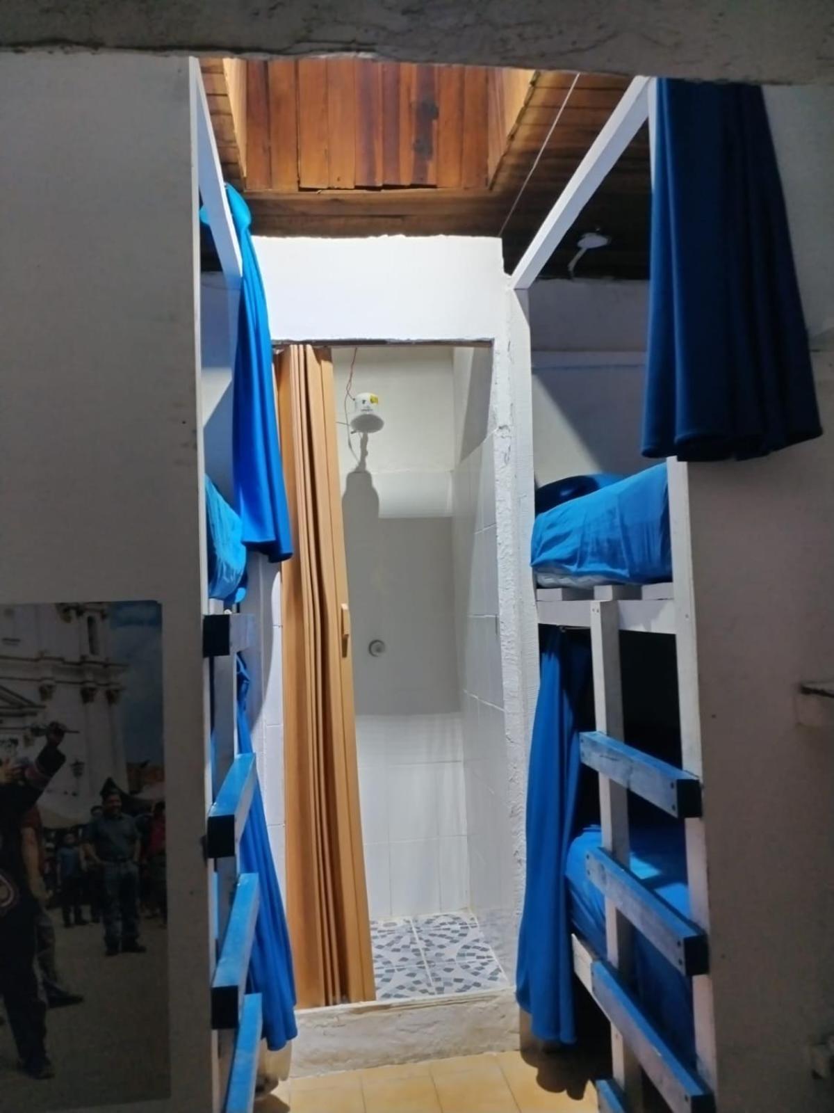 Kamazoztz Hostel And Travel アンティグア・グアテマラ エクステリア 写真